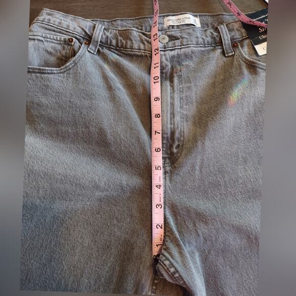 Abercrombie & Fitch Curve Love Ultra High Rise 90s Straight Jean Size 33/16R - Picture 6 of 16